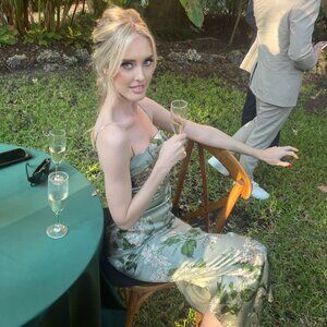 Meet your Posher, Olivia